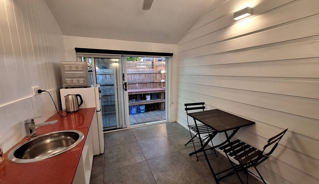 Downtown Mullumbimby CBD Studio/Office/Cabin (Self-contained) in Mullumbimby