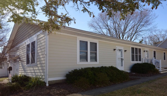 Downtown Rehoboth Beach Pet Friendly 3BR Home w/Outdoor Shower in Rehoboth Beach