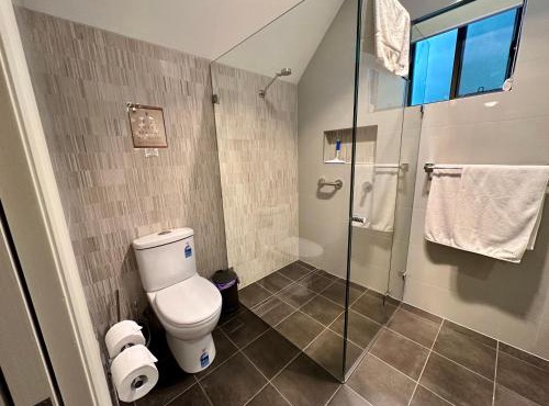 Eagles Eyrie Spa Lodge in Vacy