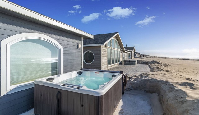 Enjoy surf or sunset in the Hot Tub at this Beachfront Home in a Gated Community in Pacific City