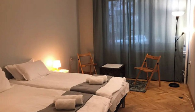 EU metro station, lovely 3-bedroom ap+free parking in Sofia