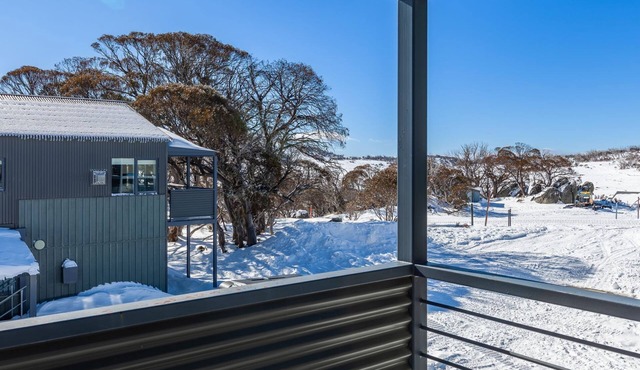 Family Chalet 32 - Beautifully furnished 2 bedroom apartment in Perisher Valley