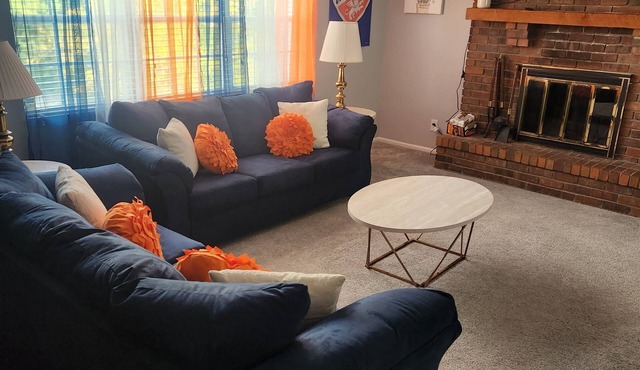 FC SUITES Experience luxury blended with comfort! Dive into the plush elegance in Cincinnati