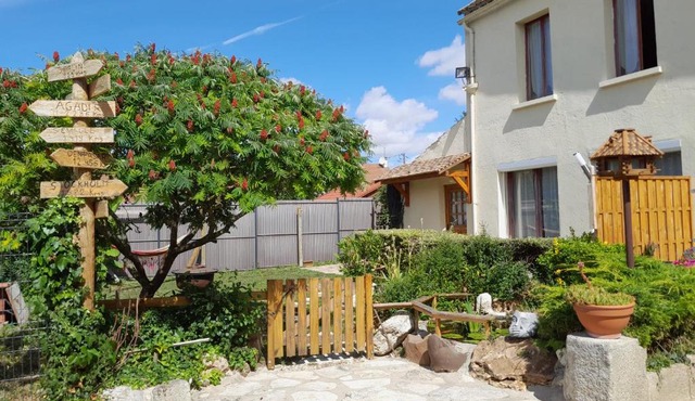 Ferme de Beaulieu, appartement avec jardin privatif in Neauphlette
