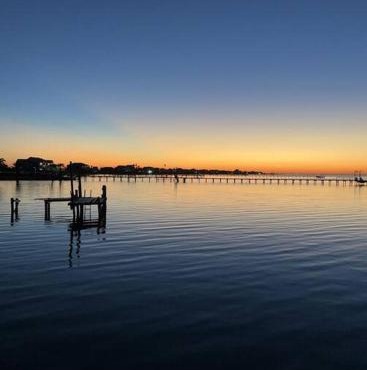 Fishful Thinking ! Pool on the waters edge in Rockport