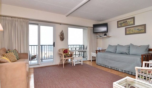 Flood Damaged - Renovated 2026 ~ Excuse Glitches - Still Quaint VINTAGE Studio in Rehoboth Beach