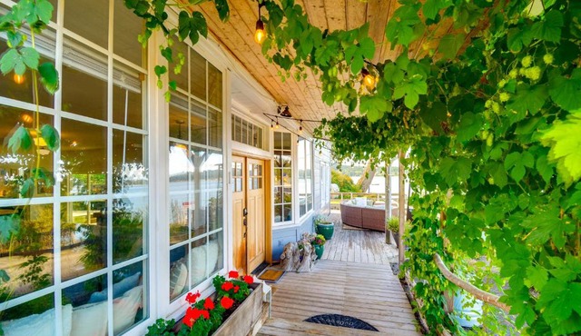Gig Harbor Historical Beach House in Wollochet Bay in Gig Harbor