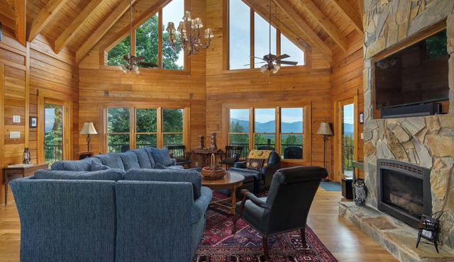 Grandview Lodge | Large 4 Bedroom Mountain Cabin with Hot Tub & Views! in Old Fort