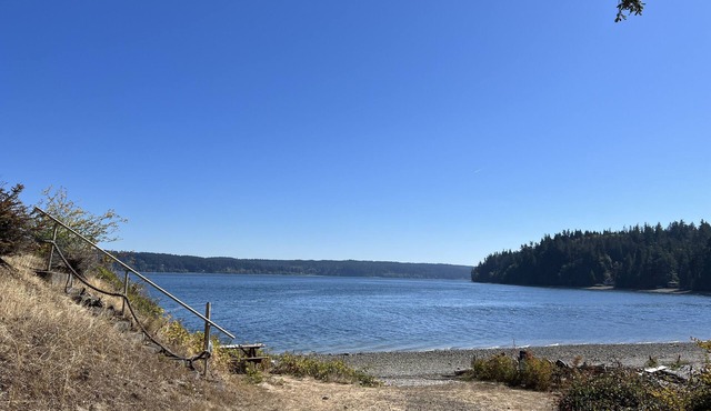 Hood Canal Haven: Beachy Forrest, family & pet friendly in Quilcene