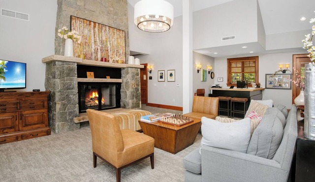 Hummingbird by Elevation Accommodations in Avon