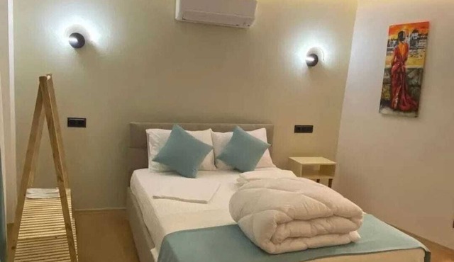 işletmemiz 2 odalıiki odamızda banyo ve ilave yatak mevcut. in İzmir
