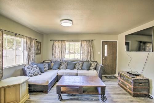 Kingston Sleeper: Unique Stay Near Silver Mountain in Kellogg