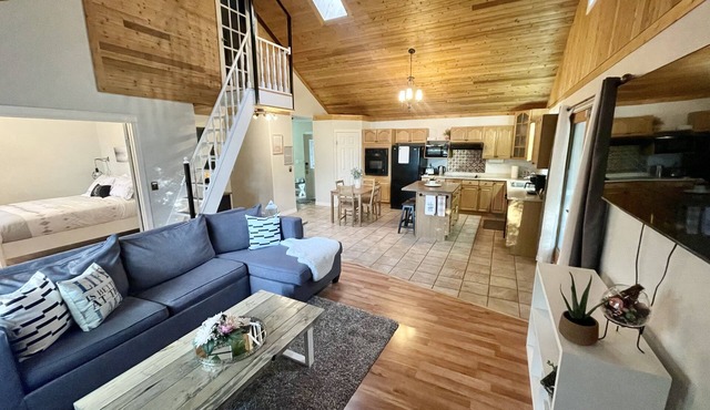 Lake View Cottage w/dock on LAKE ISLE AB -kayak & canoe, fireplace, 45min to Edm in Silver Sands