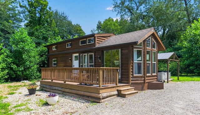Little Lantern Cabin in Indianapolis