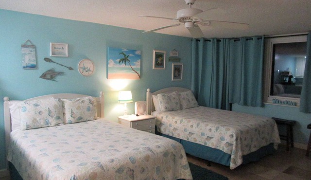 LOCATED DIRECTLY ON THE BEACH! Top of the Gulf 322 .DISCOUNTED RATES in Panama City