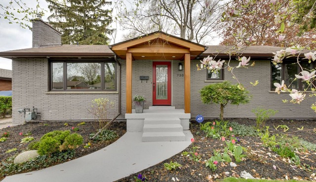 Luxurious and Spacious 4BR Home Near Downtown in Burlington