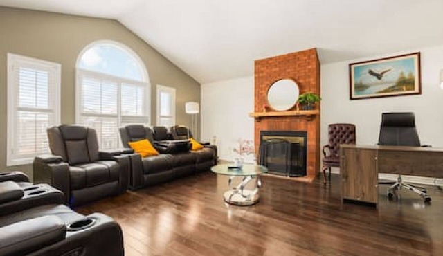 Maple Nest Pickering for your stay in Pickering
