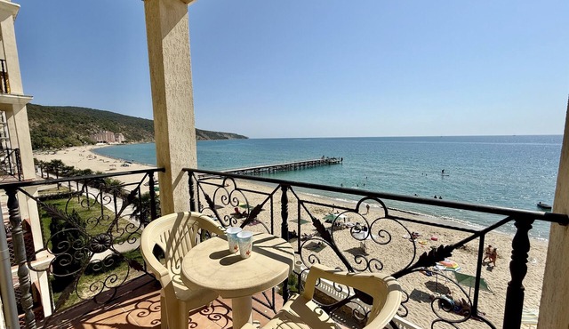 MENADA * Andalucia * Apartment with a beautiful view of the sea in Елените