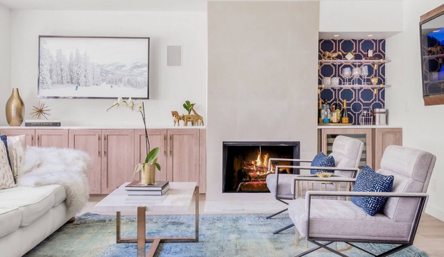 Moby House Aspen: A Curated Retreat w/2BR/2BA , AJAX Views in the Aspen Core in Aspen