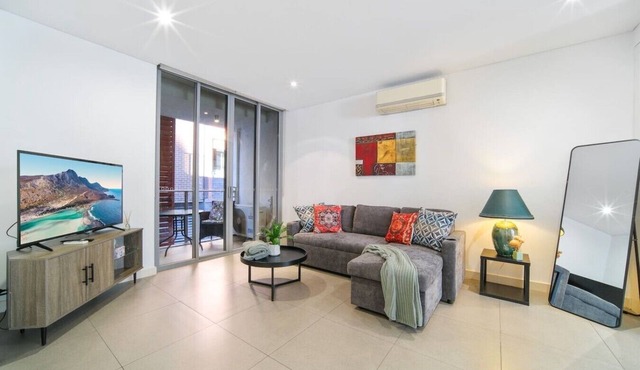 Modern 2BR 3 min to Central Station FREE Parking in Chippendale