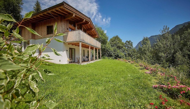 Modern chalet with sauna in Saalbach-Hinterglemm