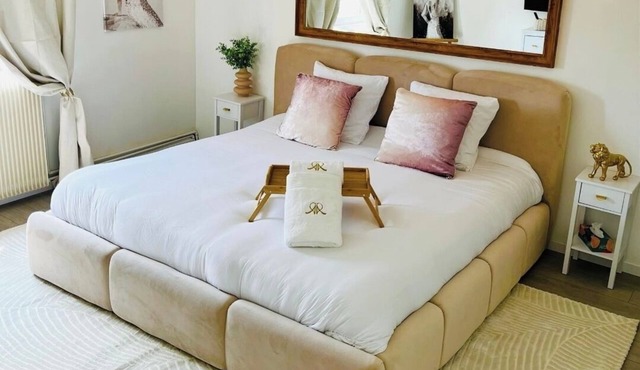 Modern, comfortable 2-bedroom gîte with whirlpool bath & sauna in Feignies