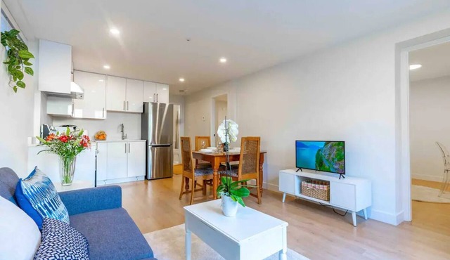 Modern Guest Suite in Kitsilano in Vancouver