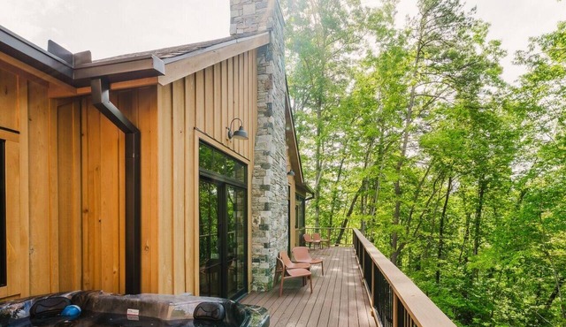 Modern Mountain Cabin near Black Mountain in Old Fort