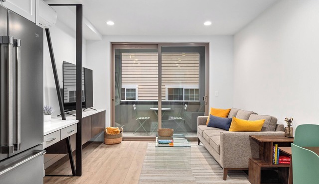 Modern Townhome in Walkable Ballard - 2 bedroom, 2 bathroom with AC in Seattle