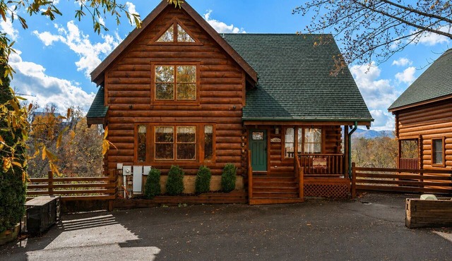 Mountain Paradise Awaits: A Luxurious Escape Packed with Comfort, Fun & Serenity in Sevierville