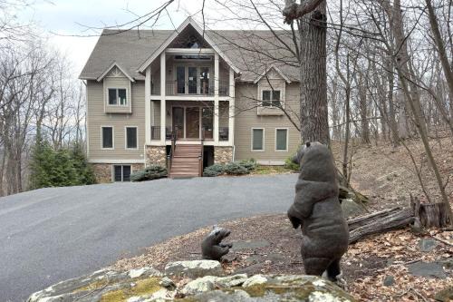 Mountaintop Lodge with Wintergreen Advantage in Wintergreen