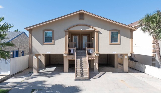 Multi-Family Beach Retreat Private Heated Pool 3 Min Walk to Beach in South Padre Island