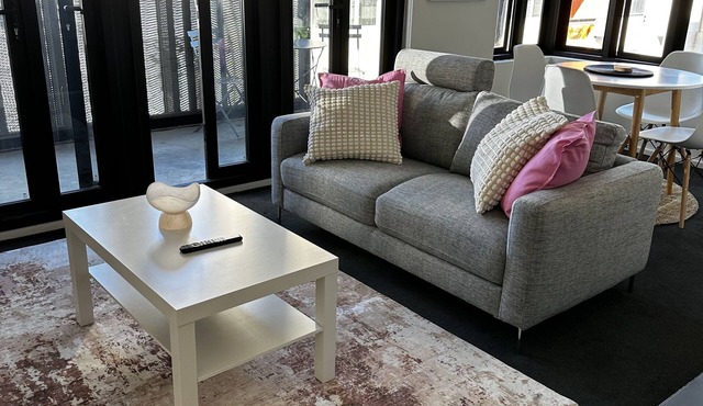 My Zen on Flinders - chic, light filled, centrally located 1 bedroom apartment in Adelaide