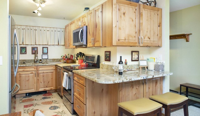 NEW REMODEL - Romantic & Relaxing, cozy Vail get-a-way or Steadman retreat. in Vail