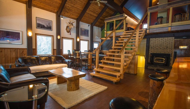 One Of A Kind Vacation Rental Located By The Base Of Boulder Mountain! in Columbia-Shuswap B