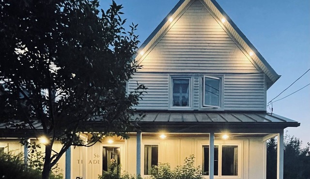 Orēe | Peaceful Nature Escape | Entire Home with Terrace & Views in Sainte-Brigitte-de-Laval