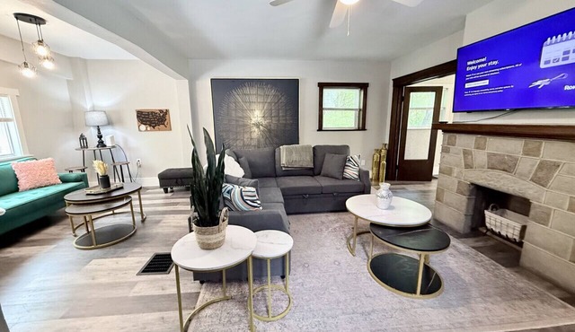 Prime location 3 bed 1.5 bath in Pittsburgh