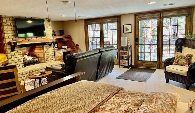 Private Entry Studio with Gas Fireplace @ I-71 Polaris near Chase in Lewis Center
