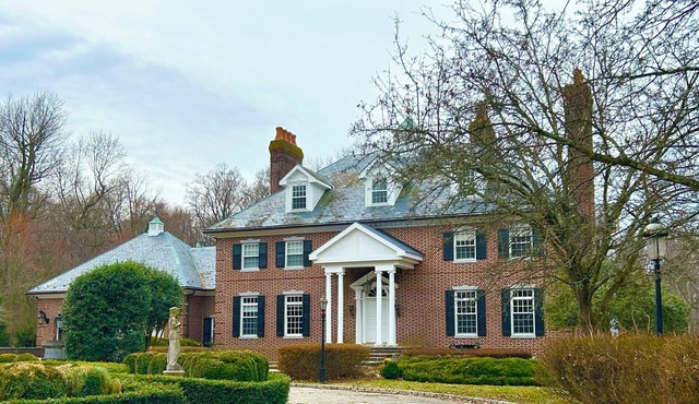 Private Waterfront Estate with Pool, Private Beach and Dock in Earleville