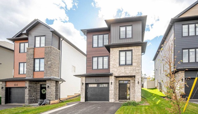 Quiet and Convenient Retreat in Hammonds Plains