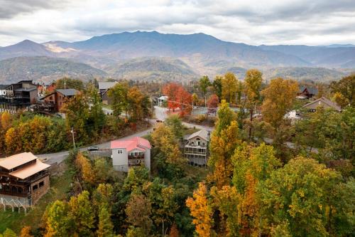 Red Roof Chalet of the Smokies in Gatlinburg