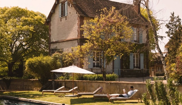 RIVE Side House . in Muids
