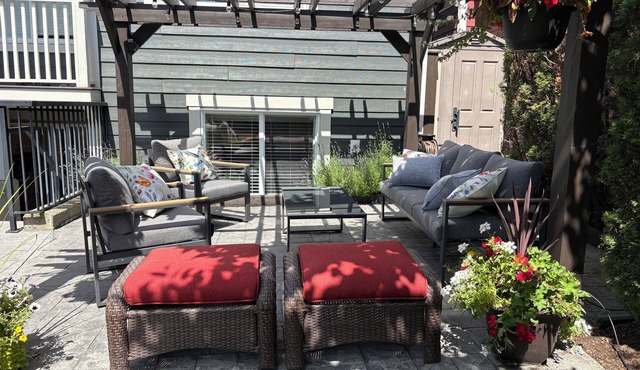 River Walk Peaceful Suite in Fort Langley 1 Bed, 1 Bath, Sleeps 4 in Langley Township