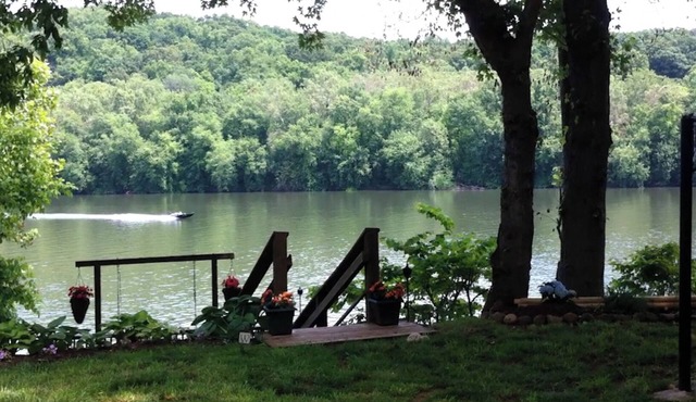 RIVERKEEPER INN, Waterfront Property on the Potomac River in Harper's Ferry