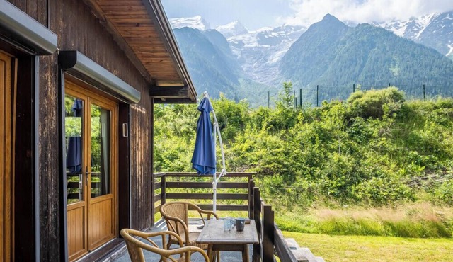 Rustic chalet with garden in Chamonix in Chamonix-Mont-Blanc