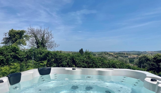 Rustico con Jacuzzi privata, BBQ e 3 camere in Montegridolfo