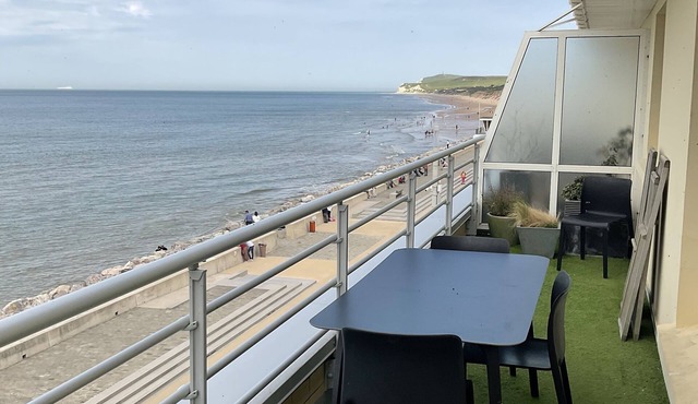 Seafront studio in Wissant