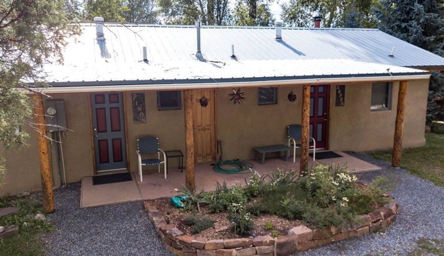 Serenity by the River: Romantic Cabin with Fireplace in San Miguel County, New Mexico in San Miguel County