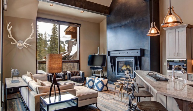 Shock Hill modern mountain luxury ski home with 2 master bedrooms in Breckenridge
