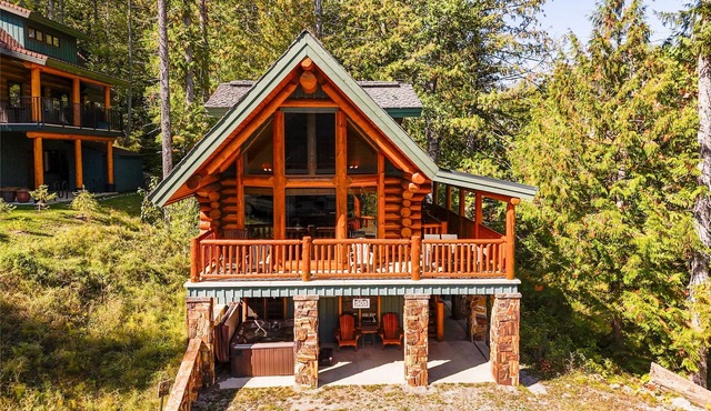 Ski In & Out Right from your Private Hot Tub in Fernie